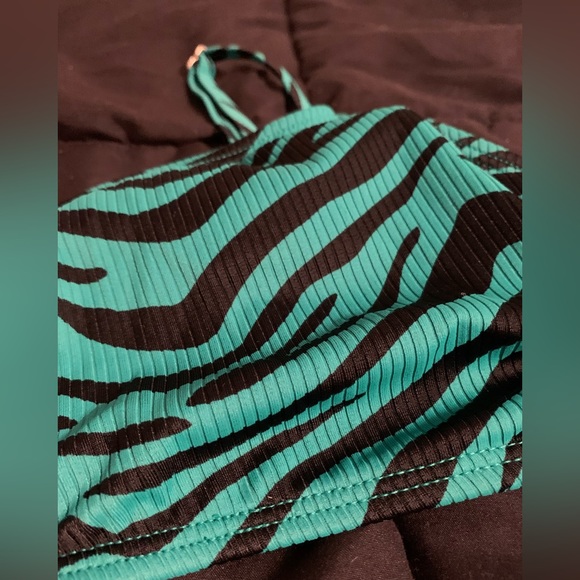3/$20 Xhilaration Jade Green and Black Tiger Print Bikini Top - size XL - Picture 2 of 4